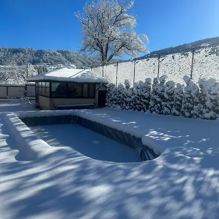 Semesterbostad Paradise *